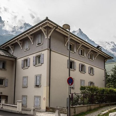 Villa Vallet- Newly Renovated 2 Bedroom Nestled Just Off The Main Street Chamonix Bagian luar foto
