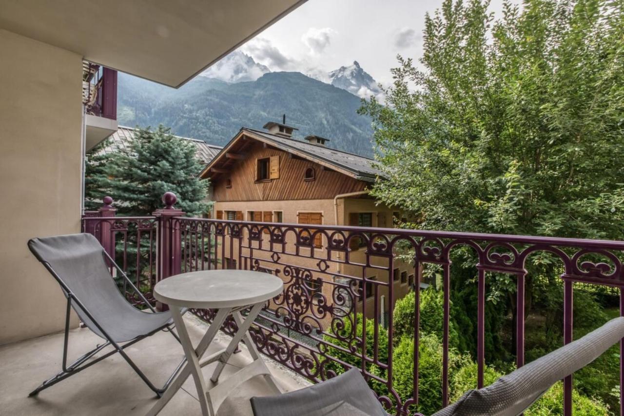 Villa Vallet- Newly Renovated 2 Bedroom Nestled Just Off The Main Street Chamonix Bagian luar foto