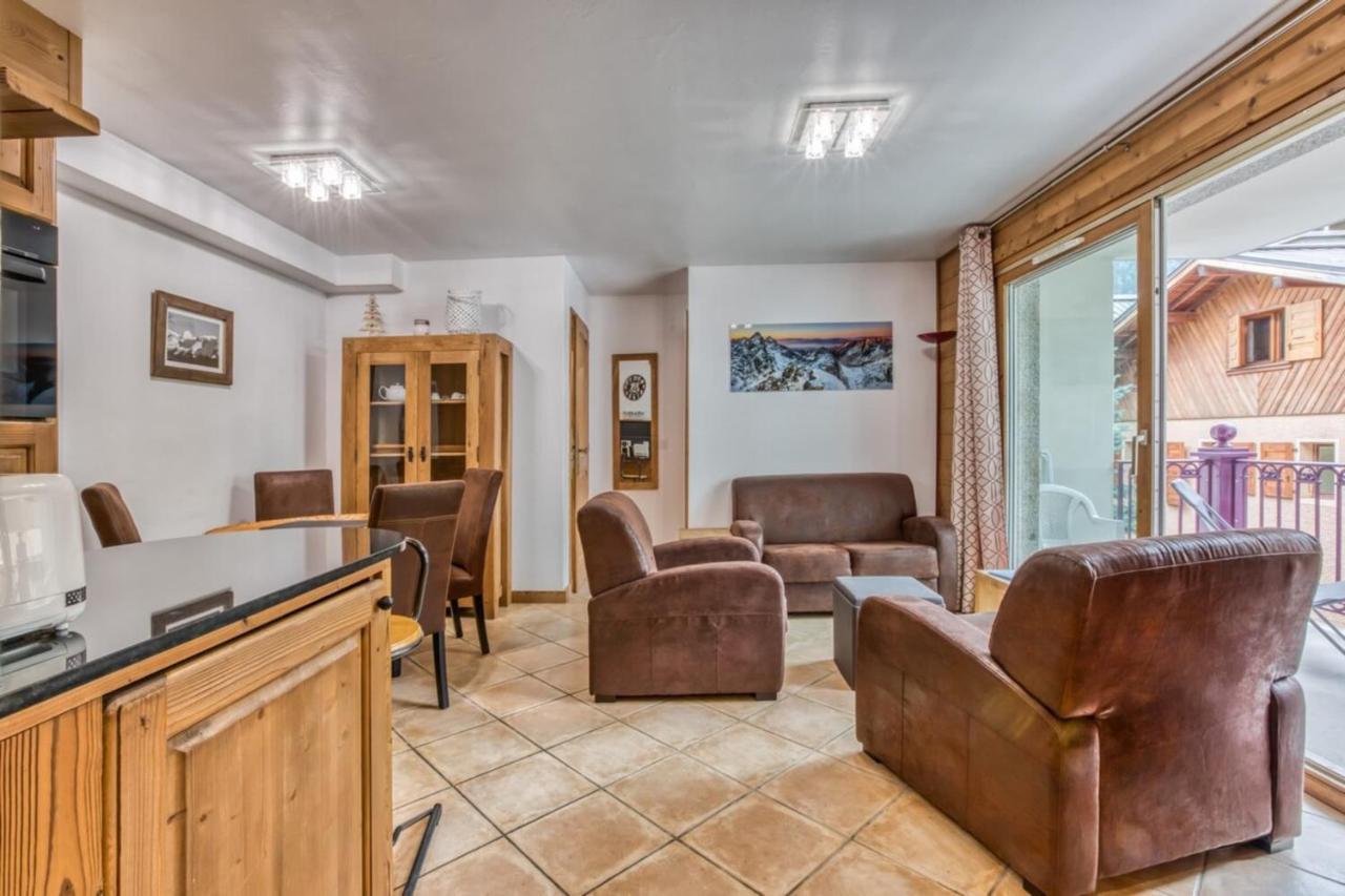 Villa Vallet- Newly Renovated 2 Bedroom Nestled Just Off The Main Street Chamonix Bagian luar foto
